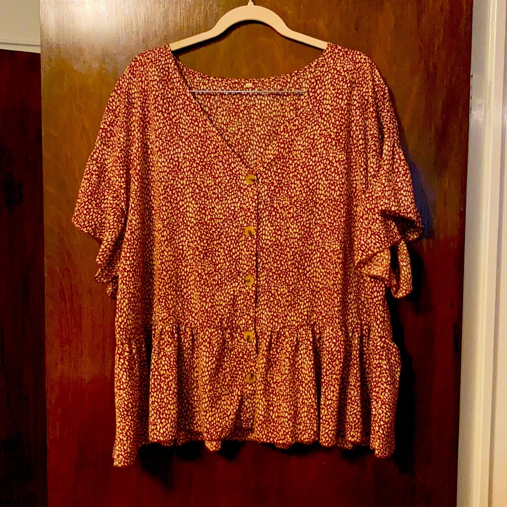Comfy smock style blouse! Fun pattern and button down !
